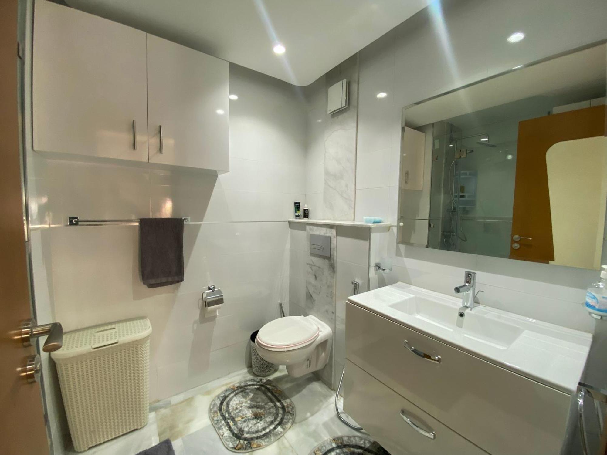 Gardens Two Bedroom Apartment *